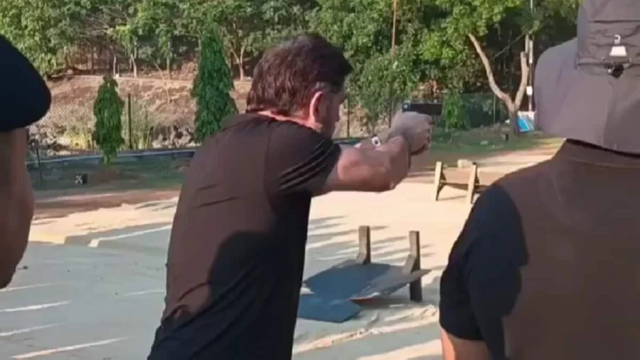 MS Dhoni Hits 6/6 Targets at NSG Shooting Range